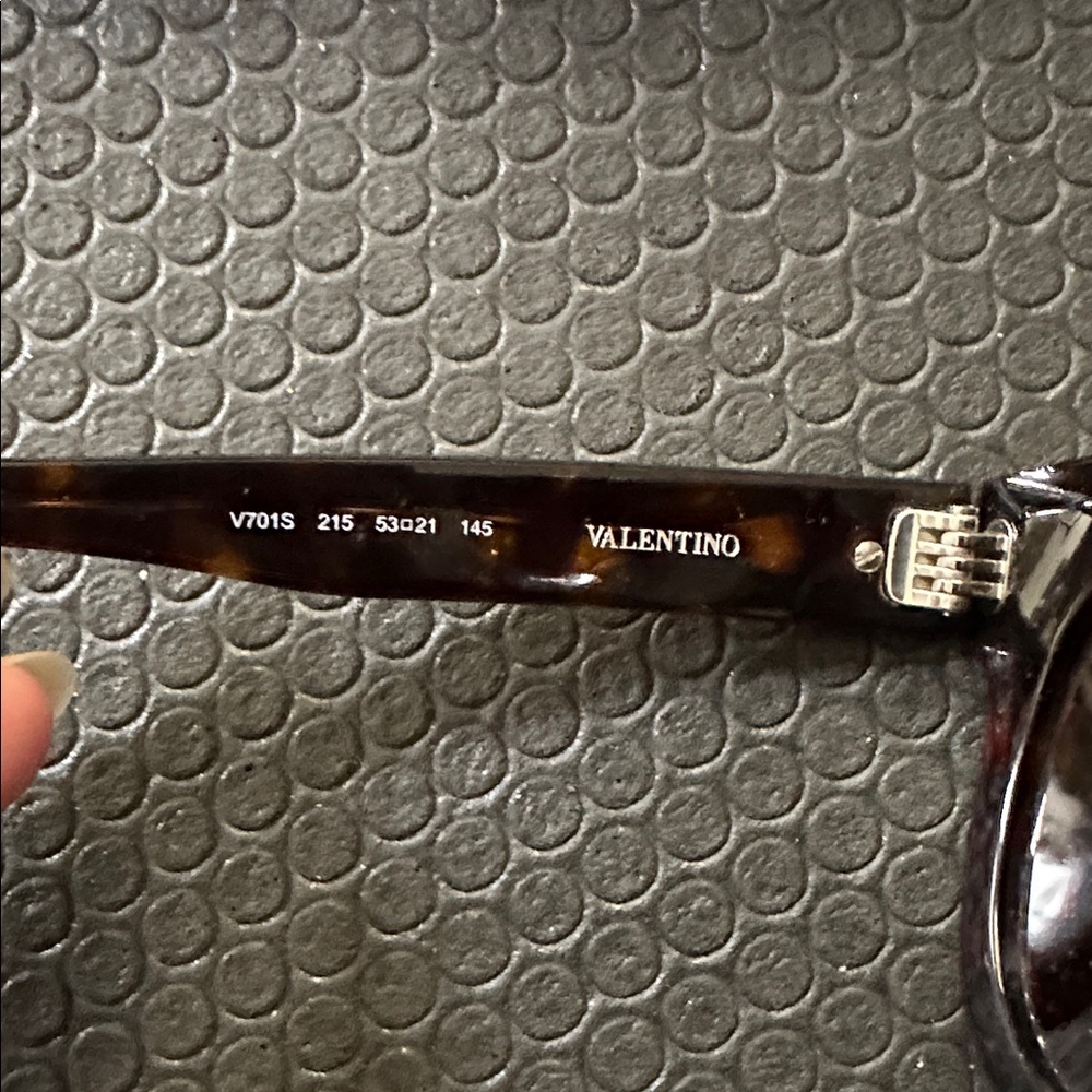 Valentino Tortoise Shell Sunglasses w/Case - Picture 6 of 7